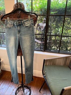 Lucky Brand Medium Light Blue Ankle Crop Jeans with Hem Slits